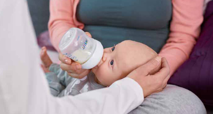 bottlefeeding image