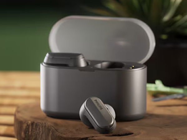 Handy charging case